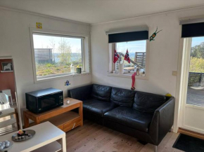 Two bedrooms, own bathroom and kitchenette, 5 minutes from ONS
